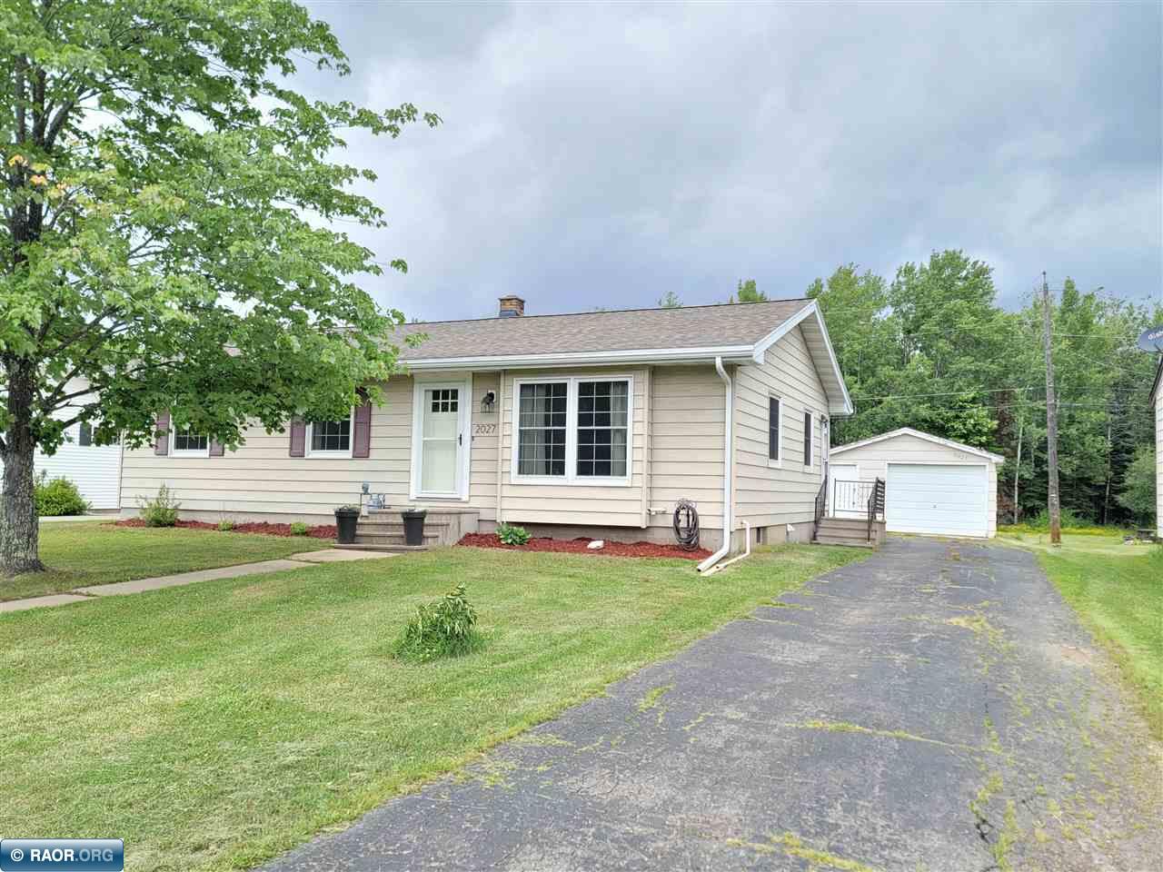 2027 E 31st Street Hibbing MN 55746 145470 image1