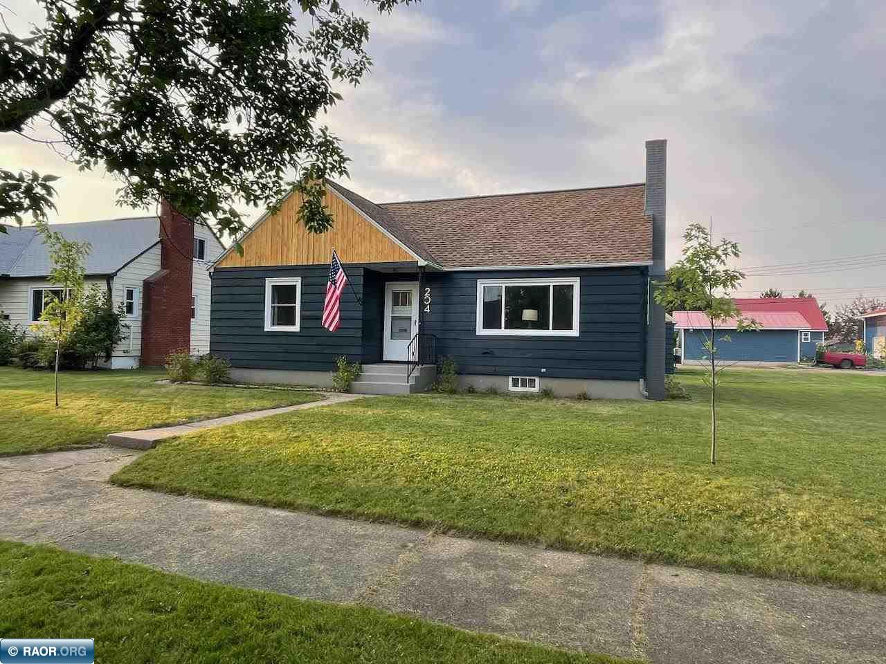 204 E 3rd Ave N, Aurora, MN 55705 MLS 144202 Edina Realty