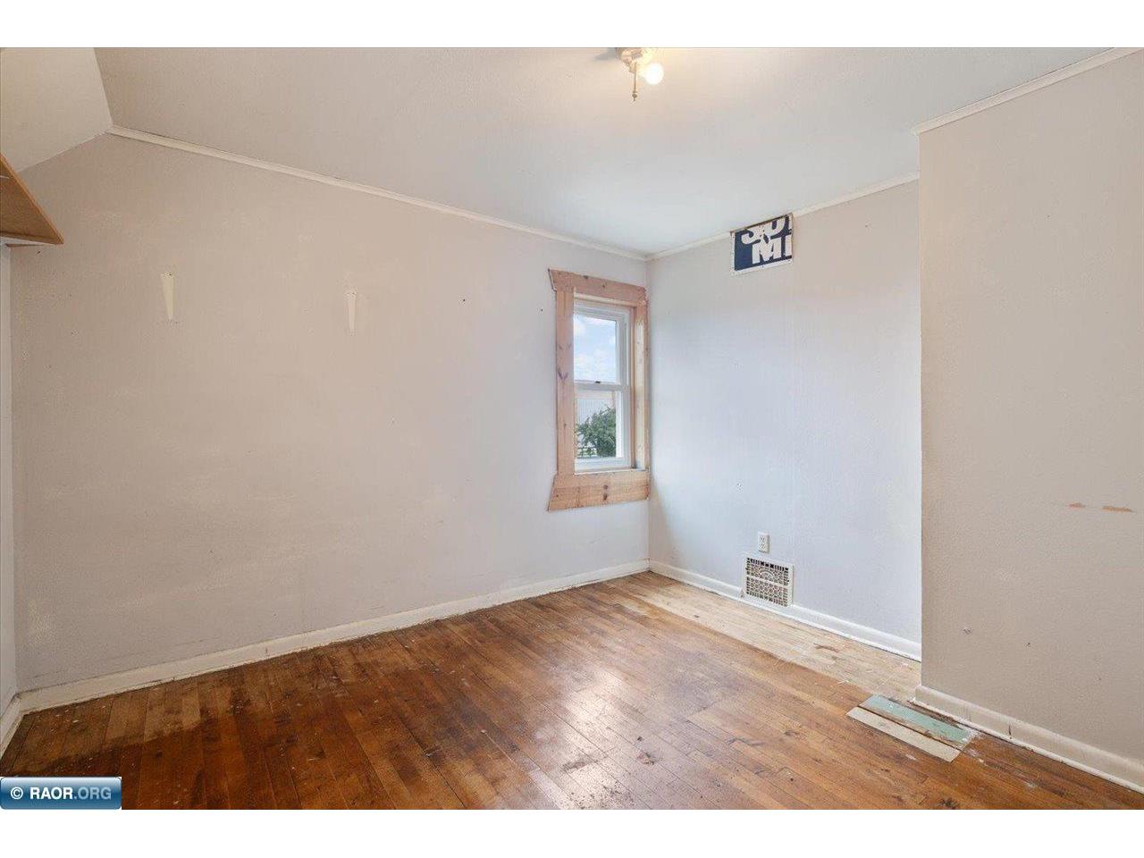 213 & 215 W 4th Ave N Aurora MN 55705 149402 image21