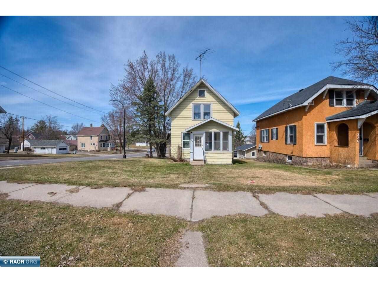 230 2nd St NW Chisholm MN 55719 149829 image1
