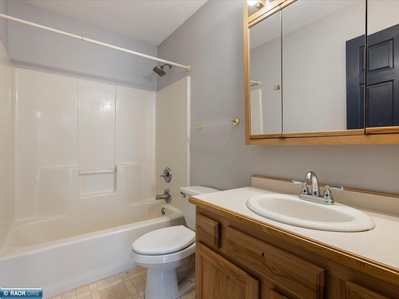24492 N Isaac LK LN Bovey MN 55709 149661 image32