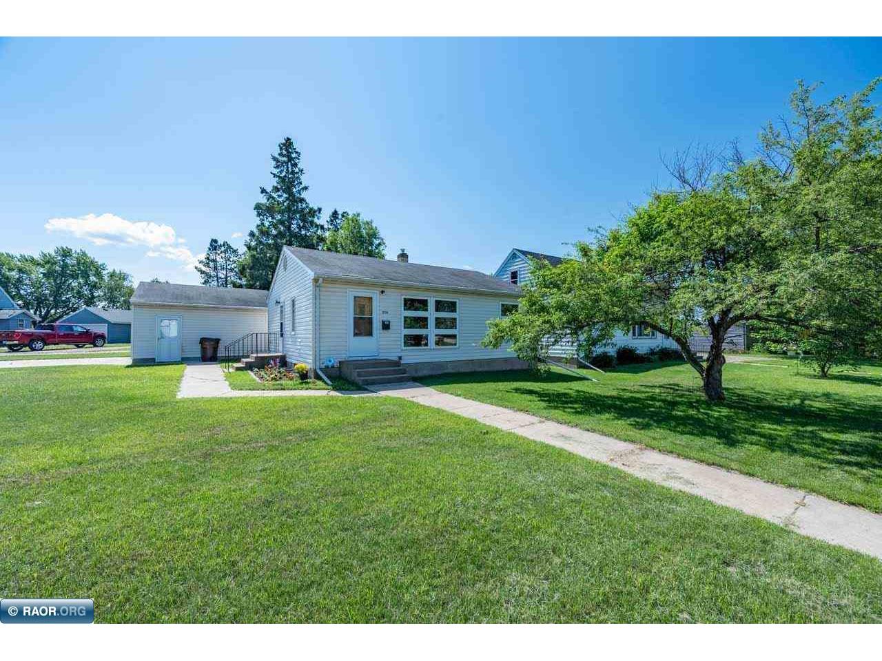 2714 Diane Lane Hibbing MN 55746 150315 image1