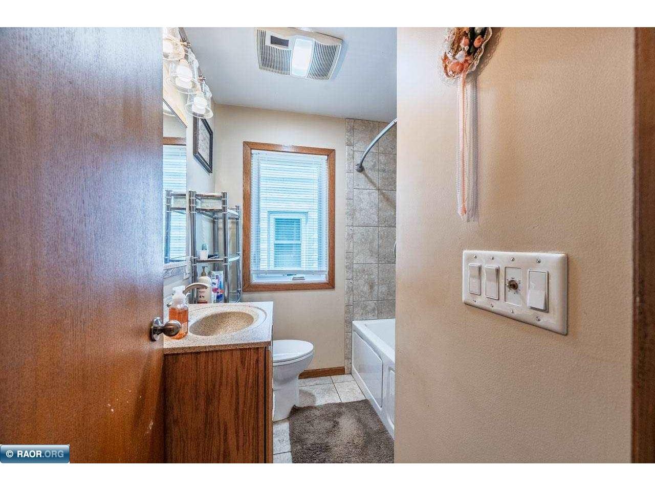 2714 Diane Lane Hibbing MN 55746 150315 image22