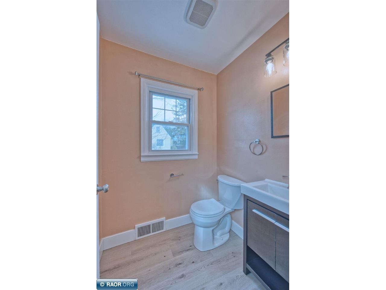 2815 1st ave Hibbing MN 55746 149585 image22