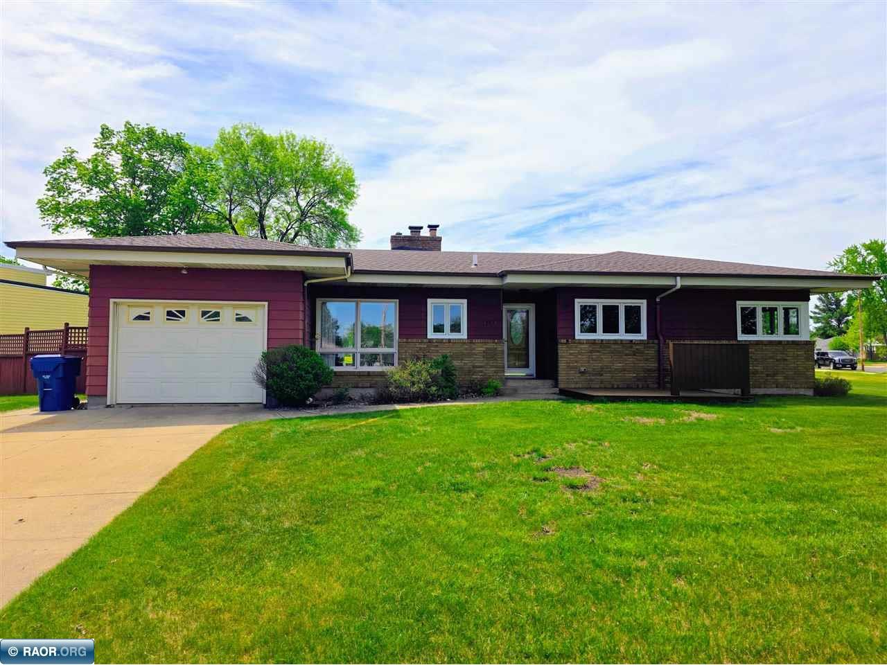 302 N Inner Dr Hibbing MN 55746 150060 image1