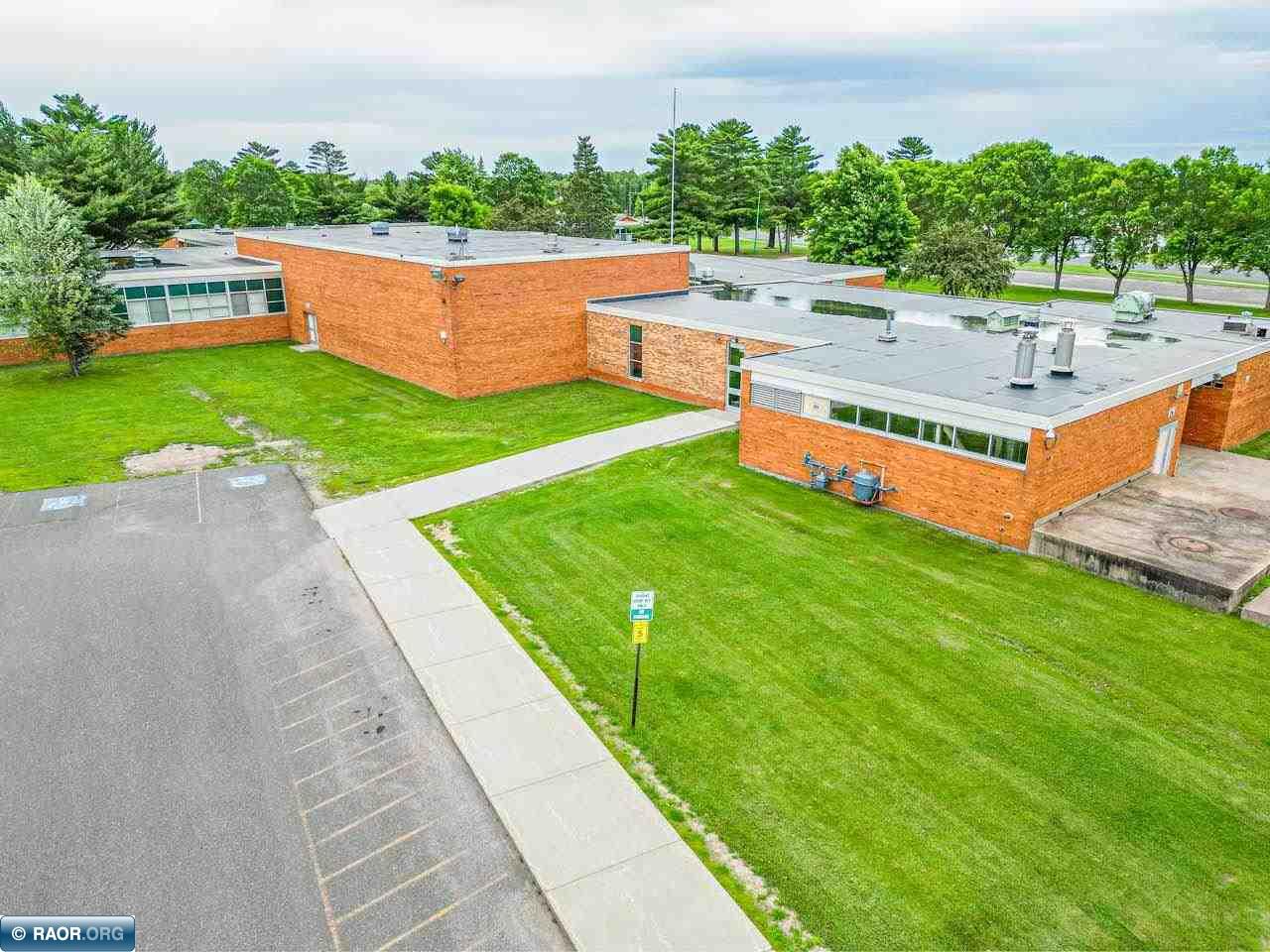 323 E 37th Street Hibbing MN 55746 150226 image1