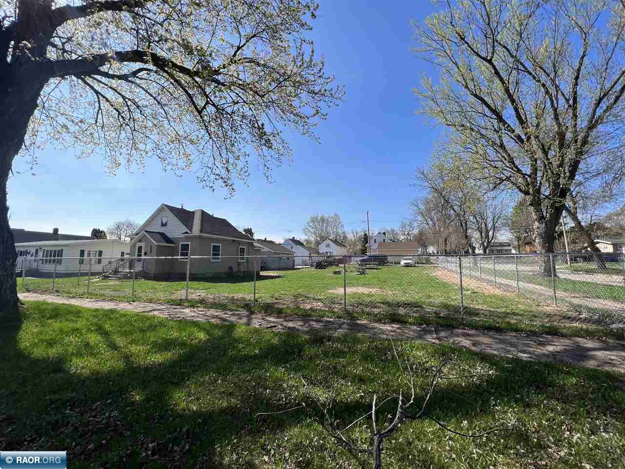 327 7th St SW Chisholm MN 55719 145003 image1