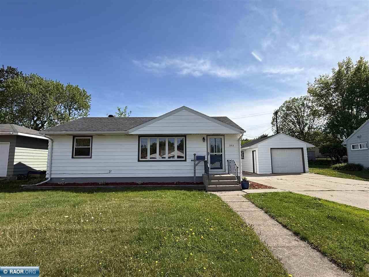 3313 Outer Dr Hibbing MN 55746 150065 image1