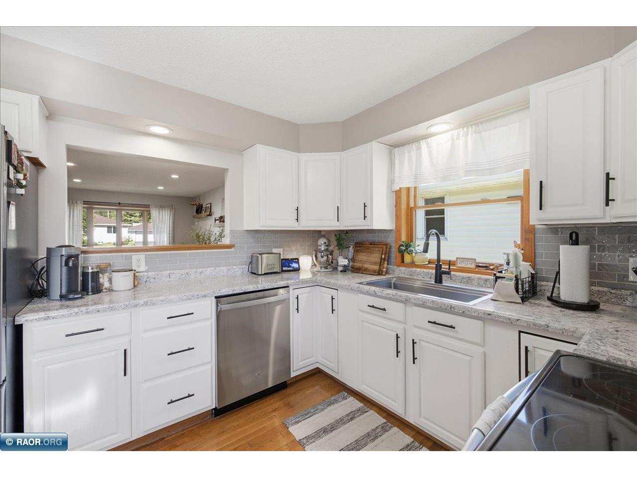 3926 3rd Ave E Hibbing MN 55746 150201 image11