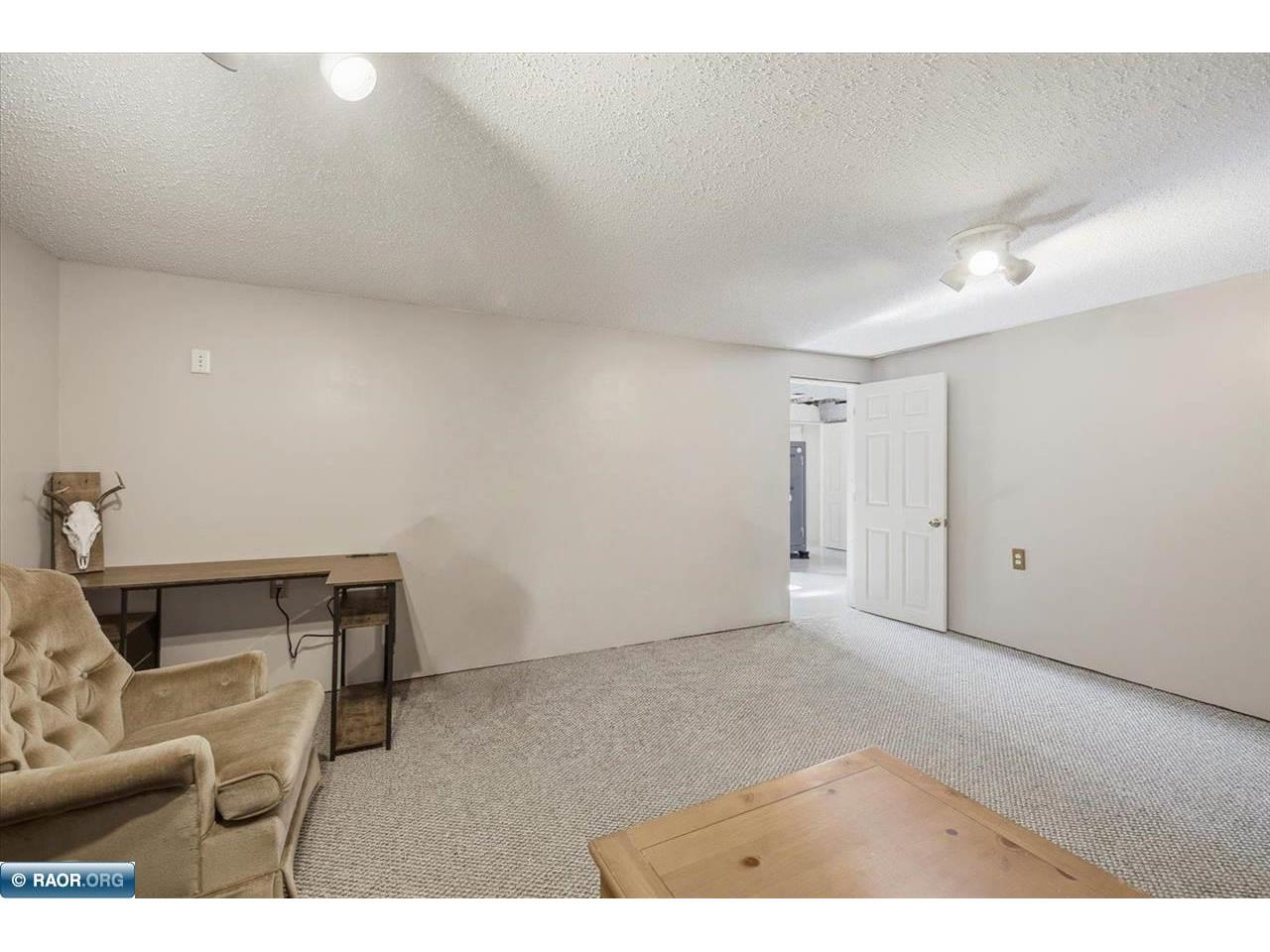 3926 3rd Ave E Hibbing MN 55746 150201 image28