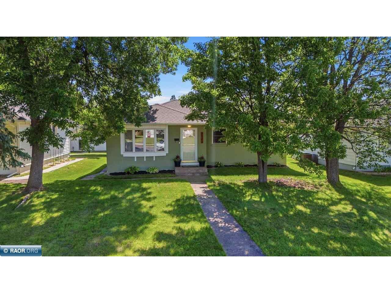 3926 3rd Ave E Hibbing MN 55746 150201 image40