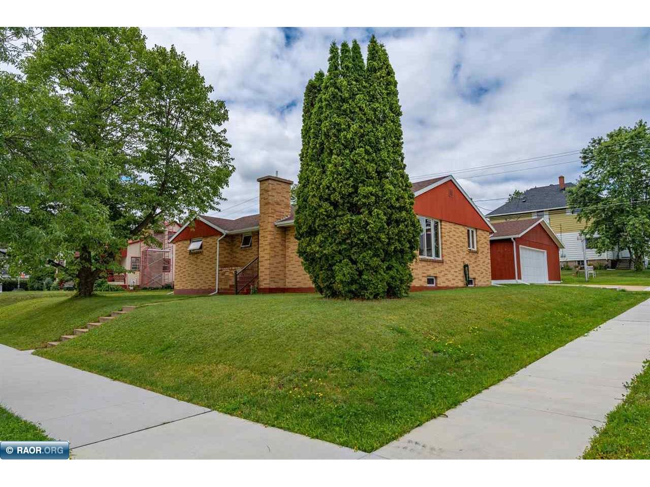 402 S Broadway St Gilbert MN 55741 143946 image1