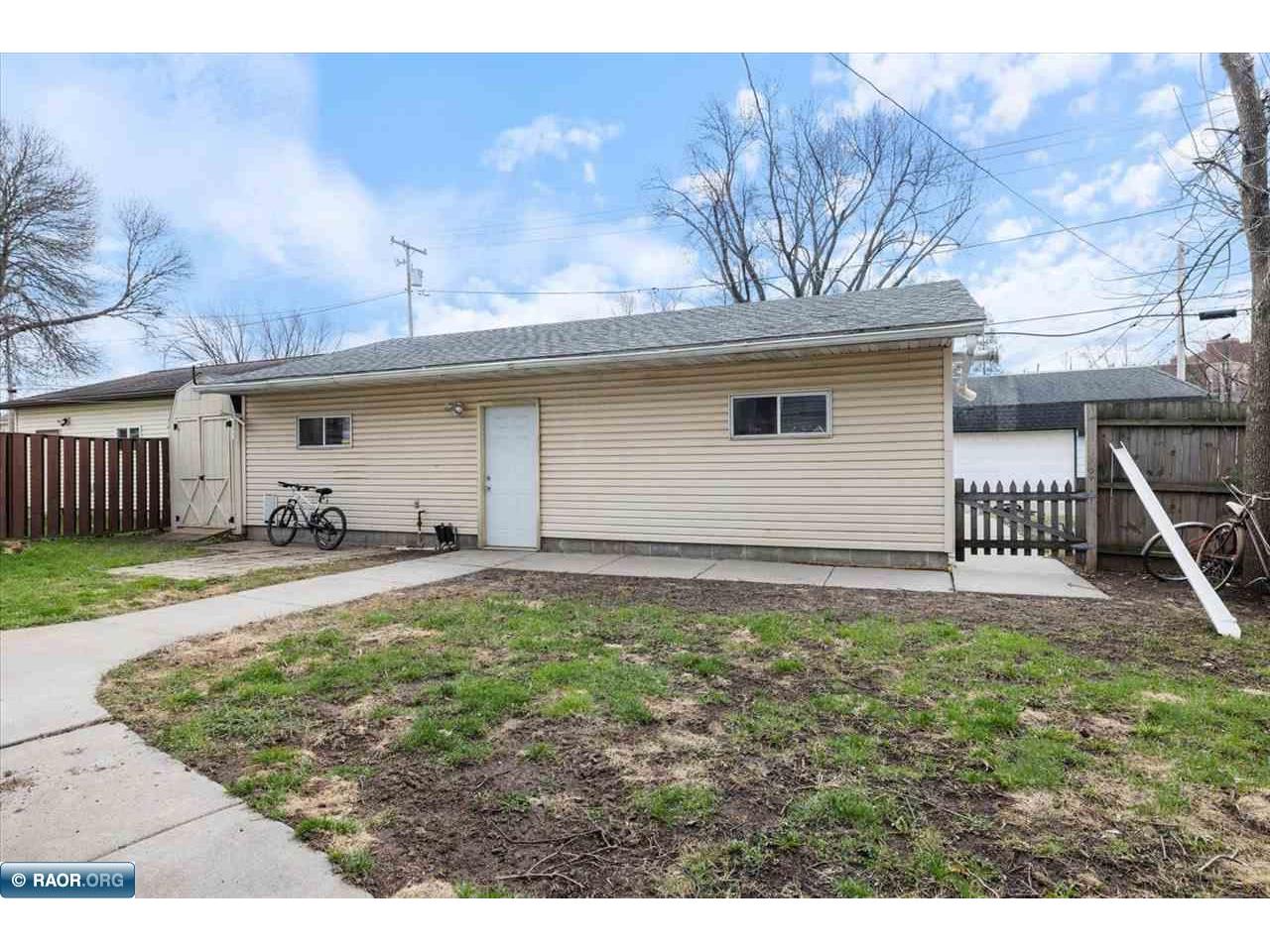 814 E Howard St Hibbing MN 55746 149845 image11