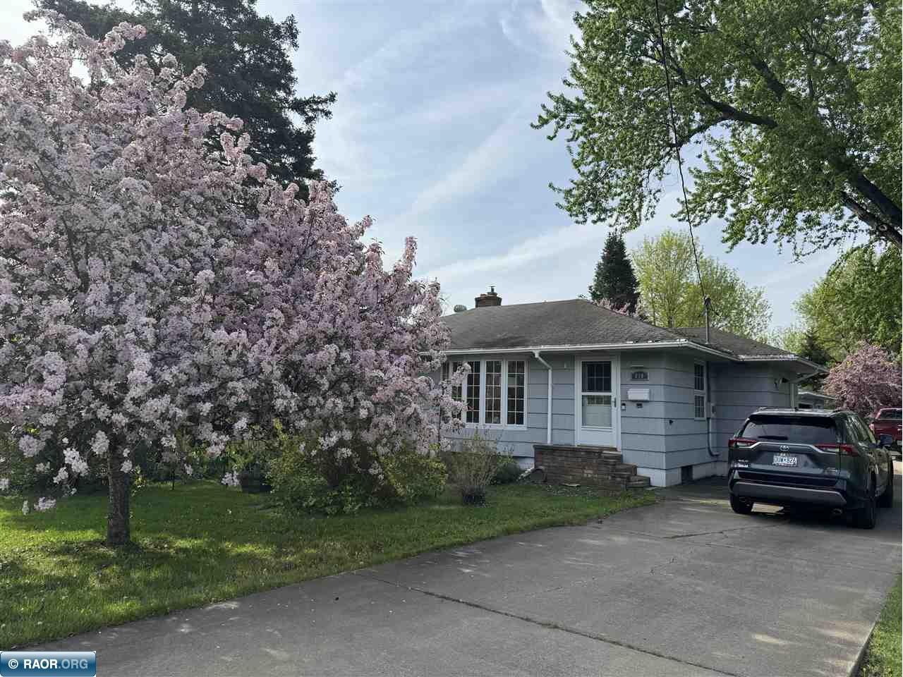 818 E 39th St Hibbing MN 55746 150223 image15
