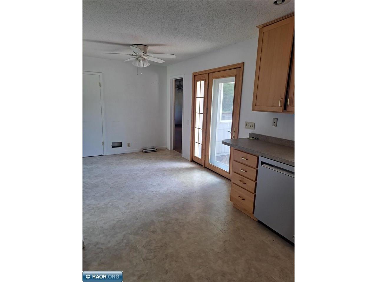 818 E 39th St Hibbing MN 55746 150223 image5