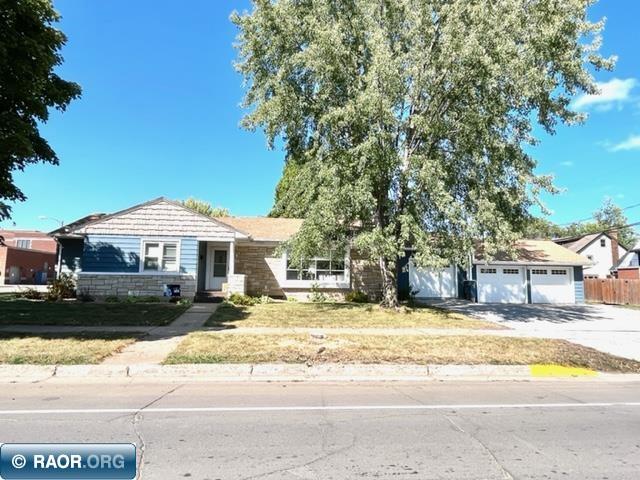 903 E 23rd St. Hibbing MN 55746 145727 image1