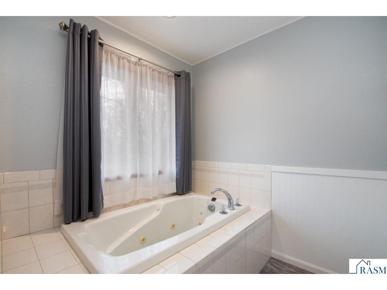 10 Cardinal Court North Mankato MN 56003 7039132 image17