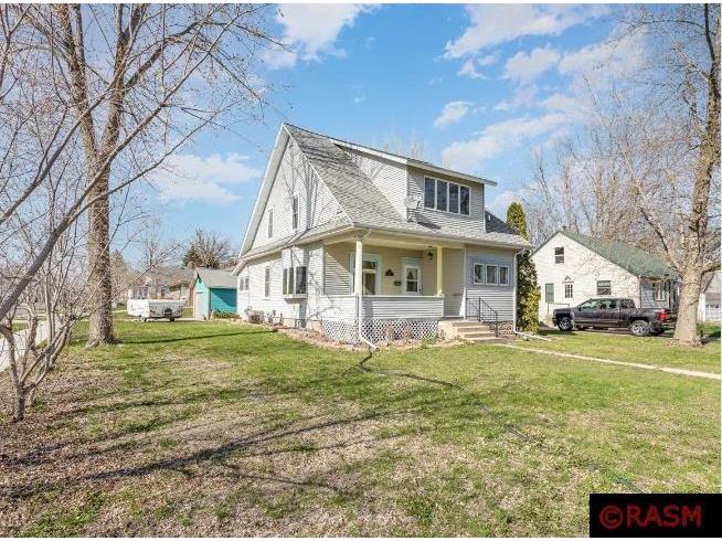 10 E Washington Street Le Center MN 56057 7032624 image1