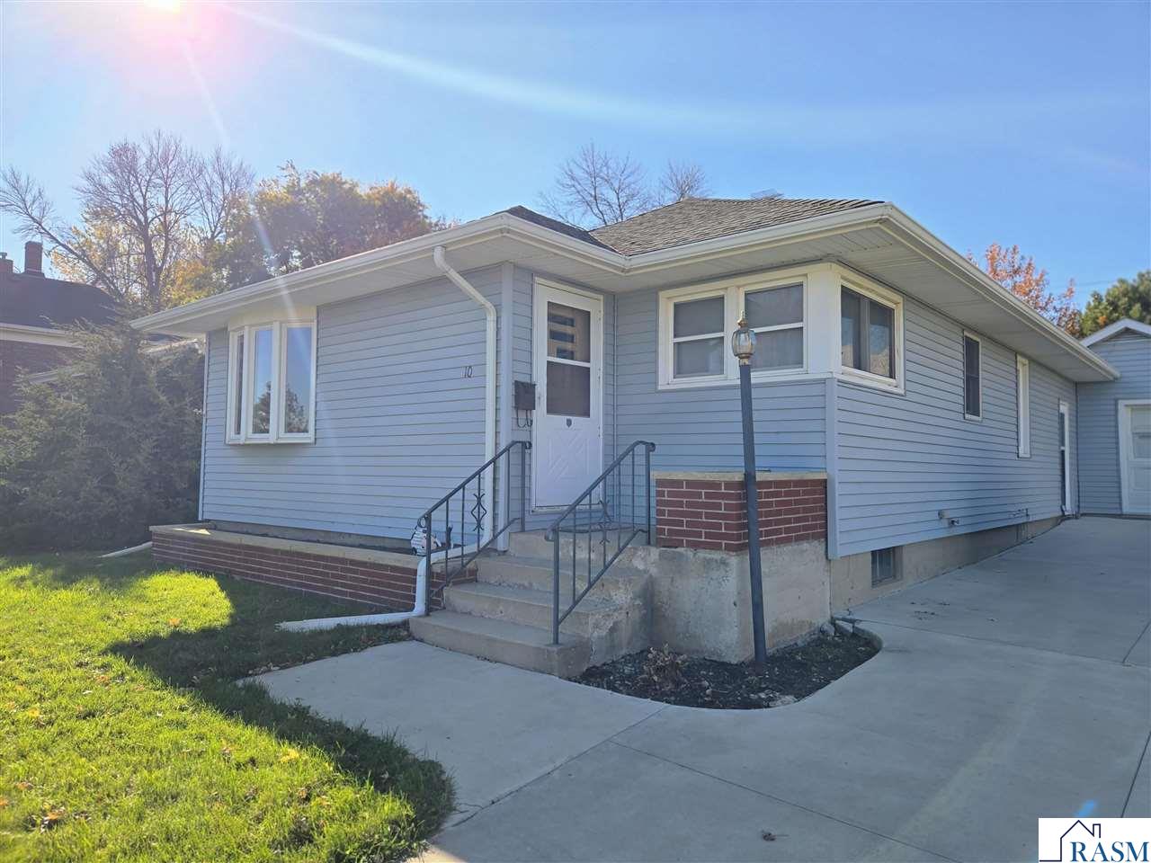 10 S Front Street New Ulm MN 56073 7039015 image1