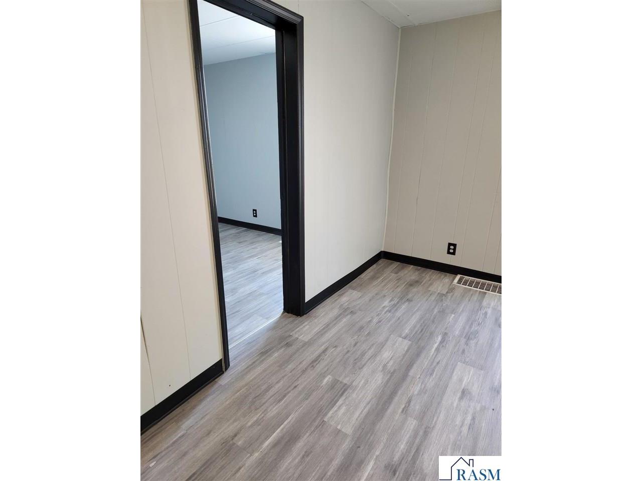 100 NW Greenback Street Sleepy Eye MN 56085 7039521 image10