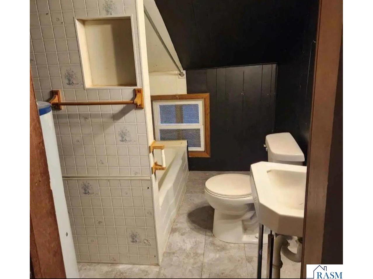 100 NW Greenback Street Sleepy Eye MN 56085 7039521 image20