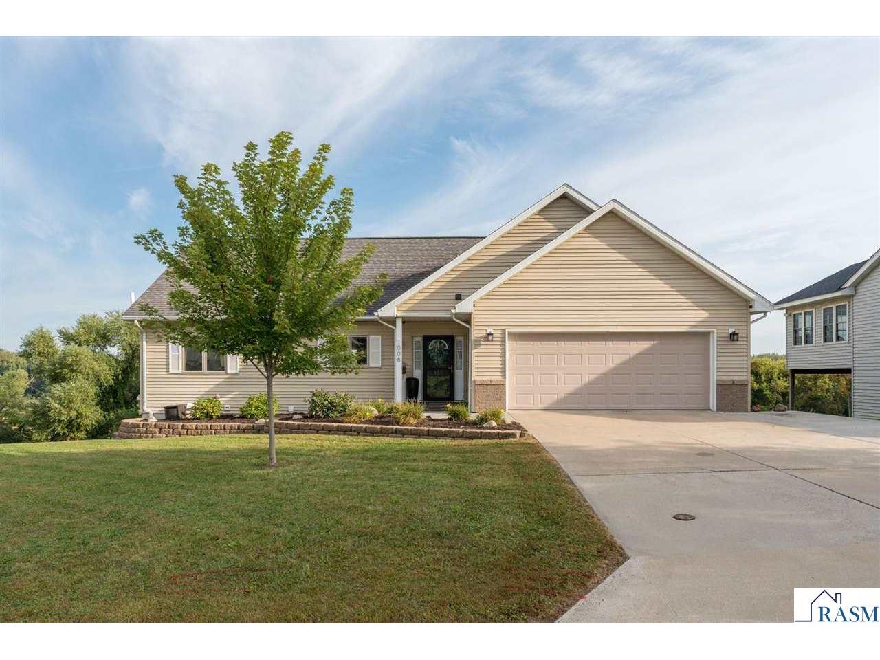 1008 W Court Street Belle Plaine MN 56011 7038579 image1