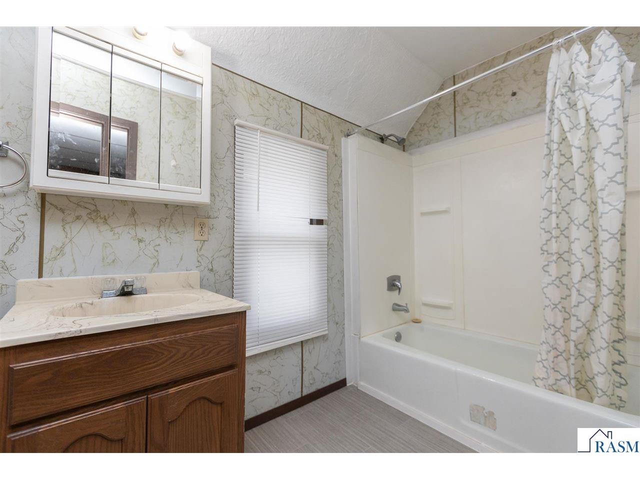 101 N Park Street Minnesota Lake MN 56068 7039111 image36