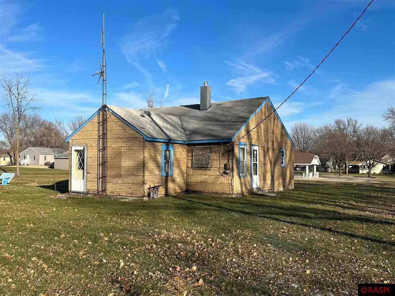 101 N Seventh Avenue Saint James MN 56081 7033890 image1