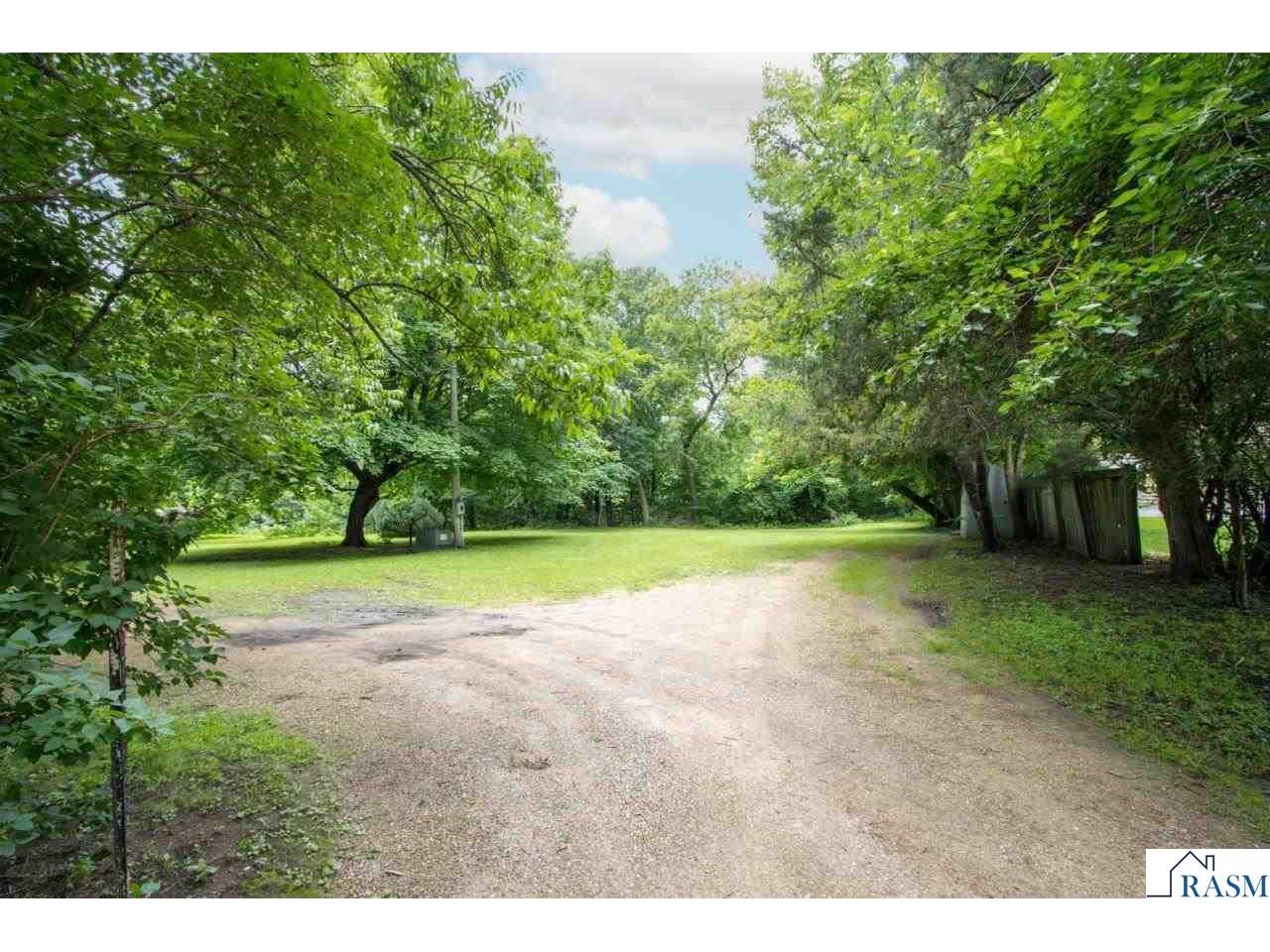 101 Peterson Drive North Mankato MN 56003 7038129 image1