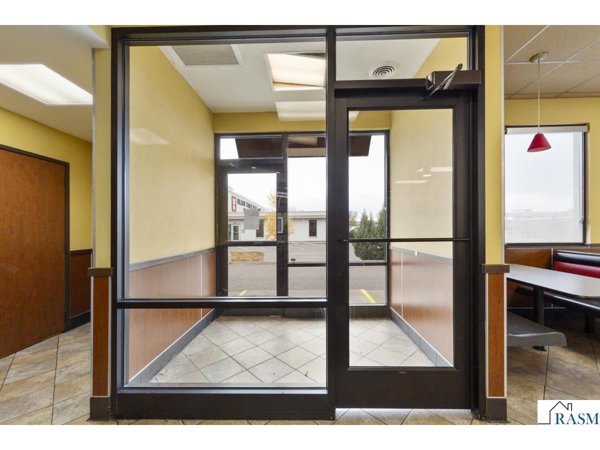 101 W Lind Court Mankato MN 56001 7039040 image2