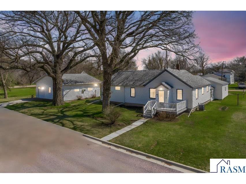 1010 E 5th Street Blue Earth MN 56013 7040027 image1