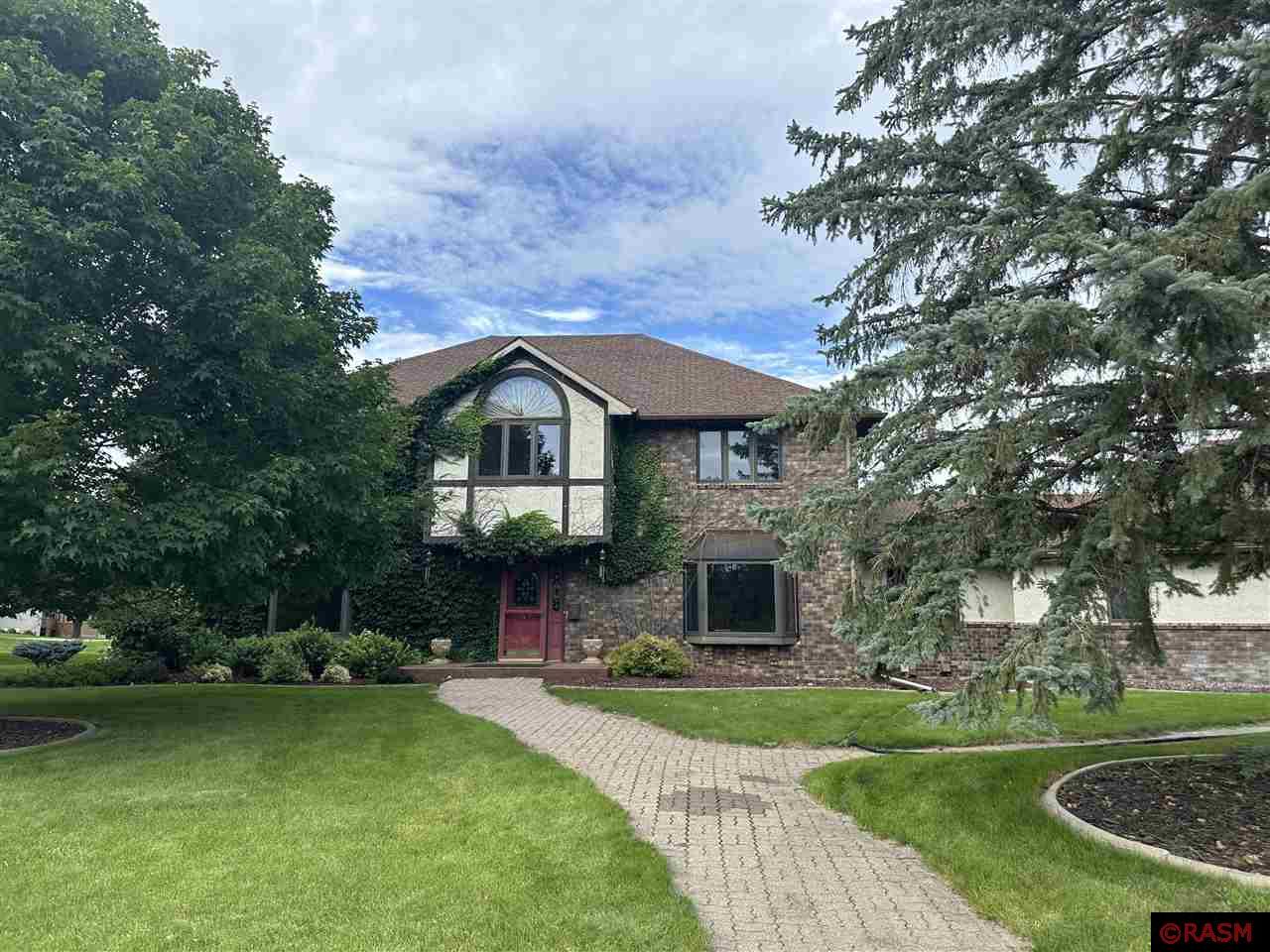 1011 Lambrecht Lane, New Ulm, MN, 56073 MLS 7035328 Edina Realty