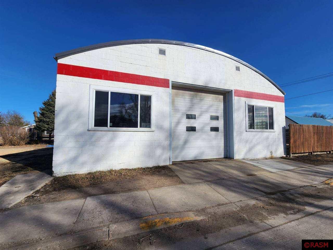 102 N West Street Vernon Center MN 56090 7034403 image1