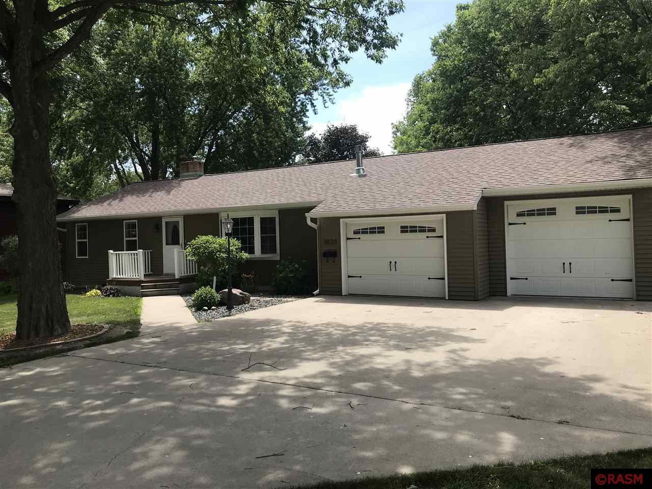 1020 S Galbraith Street, Blue Earth, MN 56013 MLS 7024375 Edina Realty