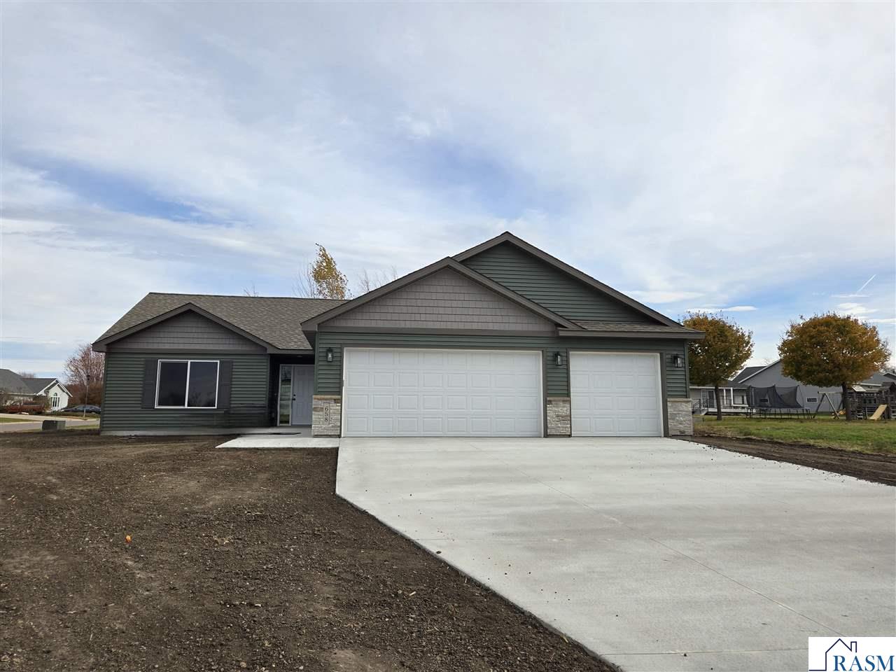 1022 Cullen Street Saint Peter MN 56082 7039063 image1