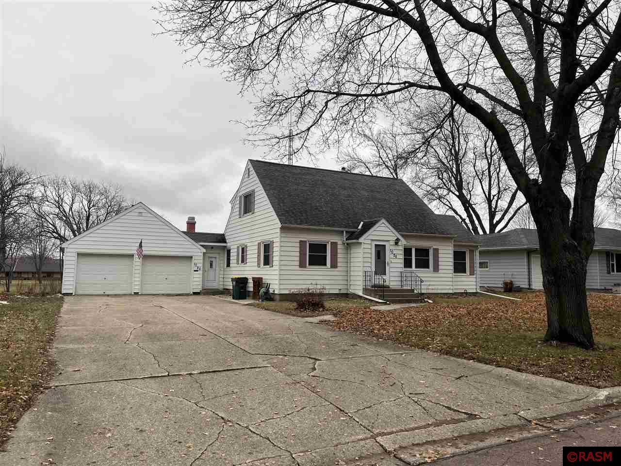 1025 S 7th Street Saint James MN 56081 7034025 image1