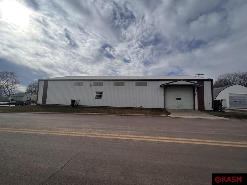 1027 E 7th Street Blue Earth MN 56013 7034338 image2