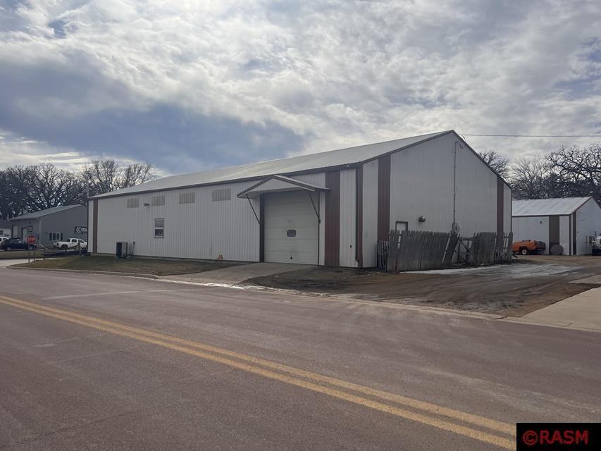 1027 E 7th Street Blue Earth MN 56013 7034338 image3