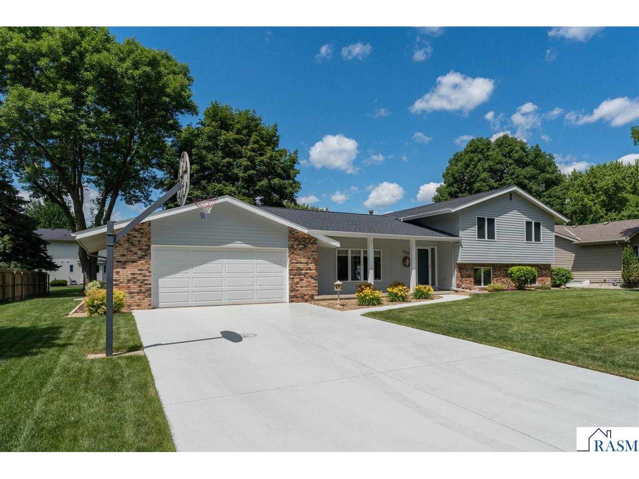 1028 Shady Oak Drive North Mankato MN 56003 267040821 image2