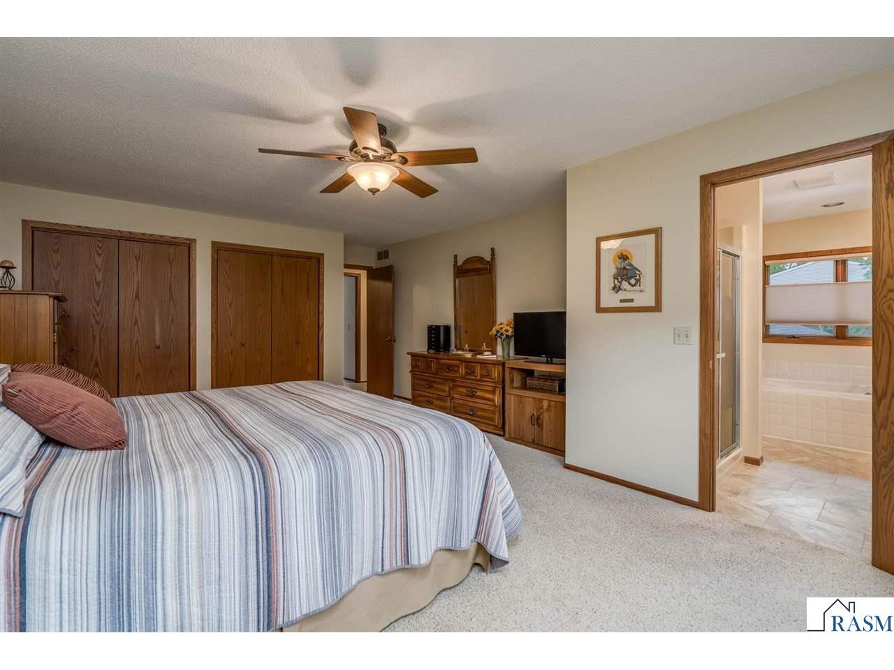 1028 Shady Oak Drive North Mankato MN 56003 267040821 image30