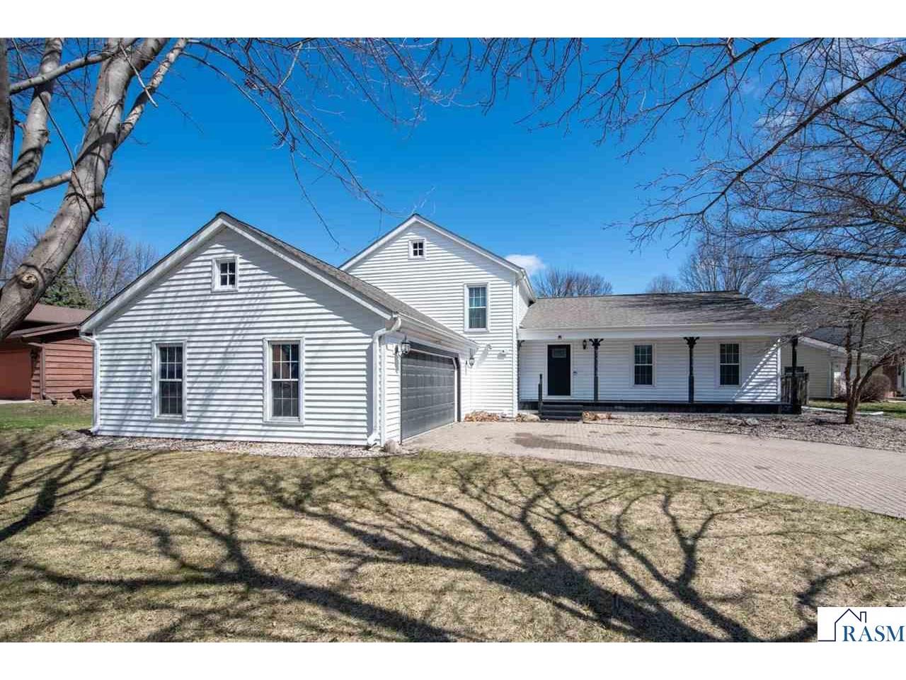 1037 Oak Terrace Drive North Mankato MN 56003 7039899 image1