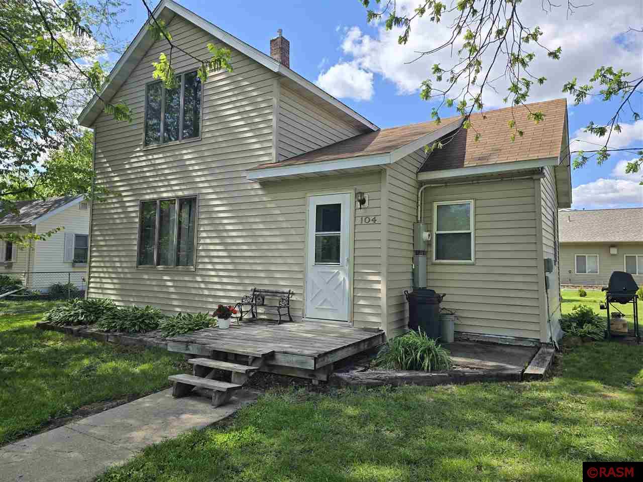 104 LeSueur Ave Eagle Lake MN 56024 7037579 image1