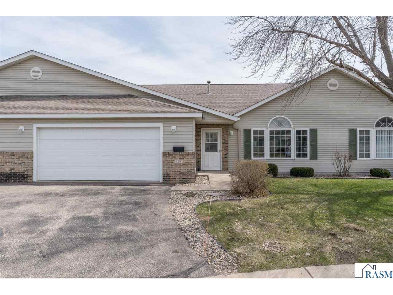 104 Oxford Path Mankato MN 56001 7039200 image1