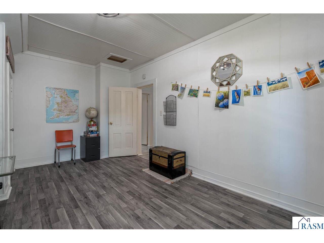 1041 Quincy Street North Mankato MN 56003 267040685 image13