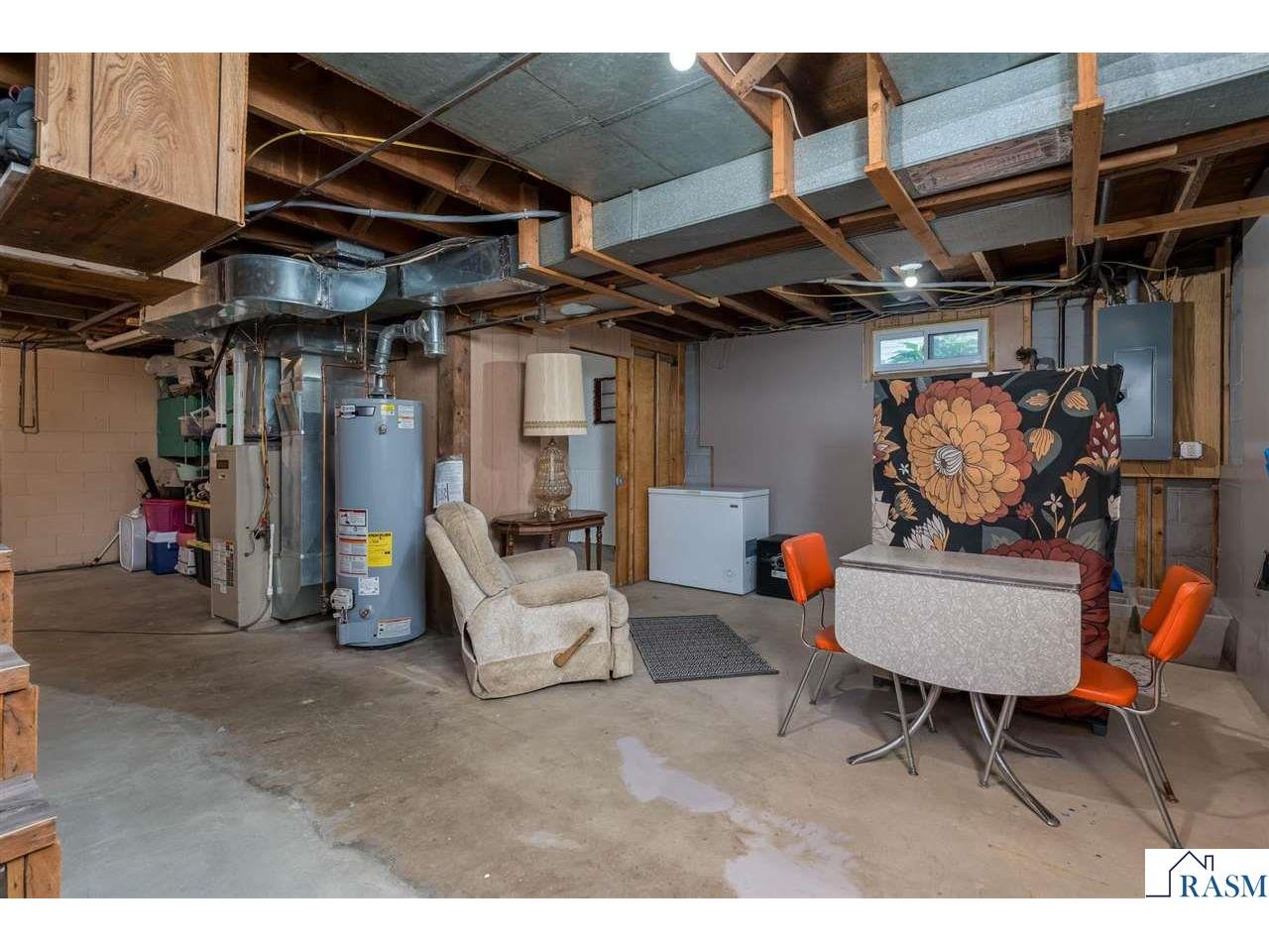 1041 Quincy Street North Mankato MN 56003 267040685 image17