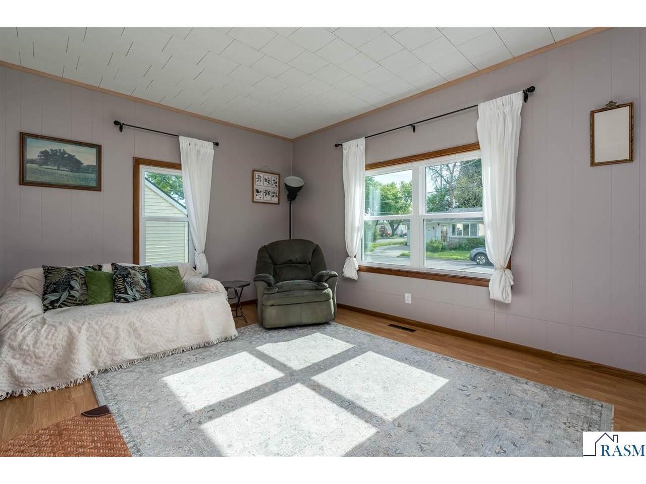 1041 Quincy Street North Mankato MN 56003 267040685 image8