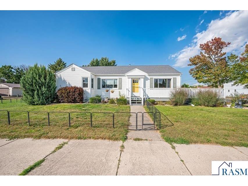 105 SW 1st Ave Winnebago MN 56098 7038601 image1