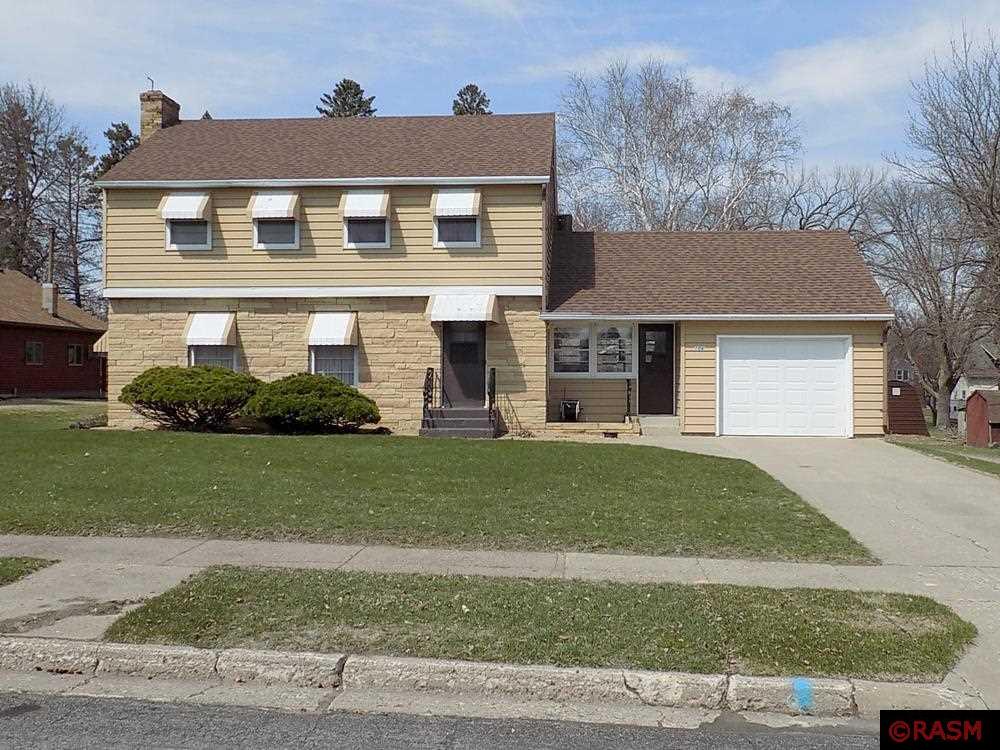 106 5th St. W Winthrop MN 55396 7037270 image1