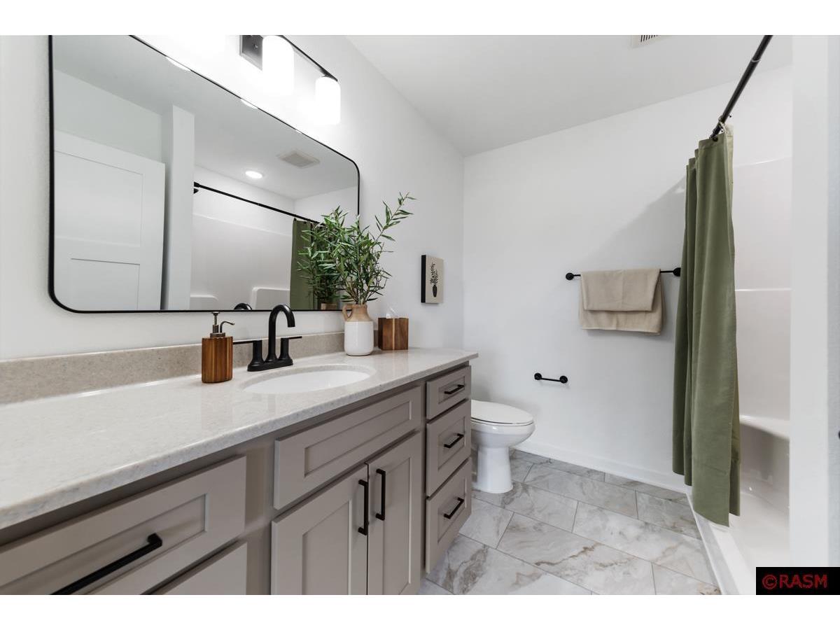 106 E Connie Lane Eagle Lake MN 56024 7038481 image31