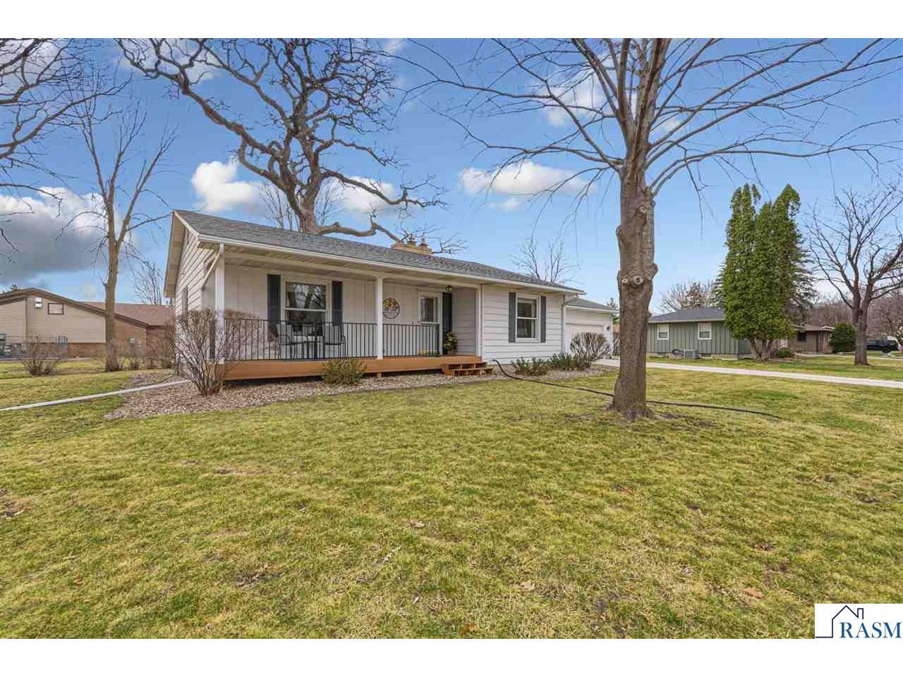 106 Marquette Avenue North Mankato MN 56003 7039857 image1